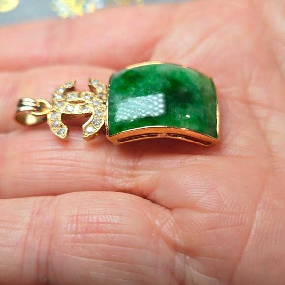 ✨ Luxury Green Jade & Diamond Double C Pendant in 18k Gold ✨ - Picture 3 of 11